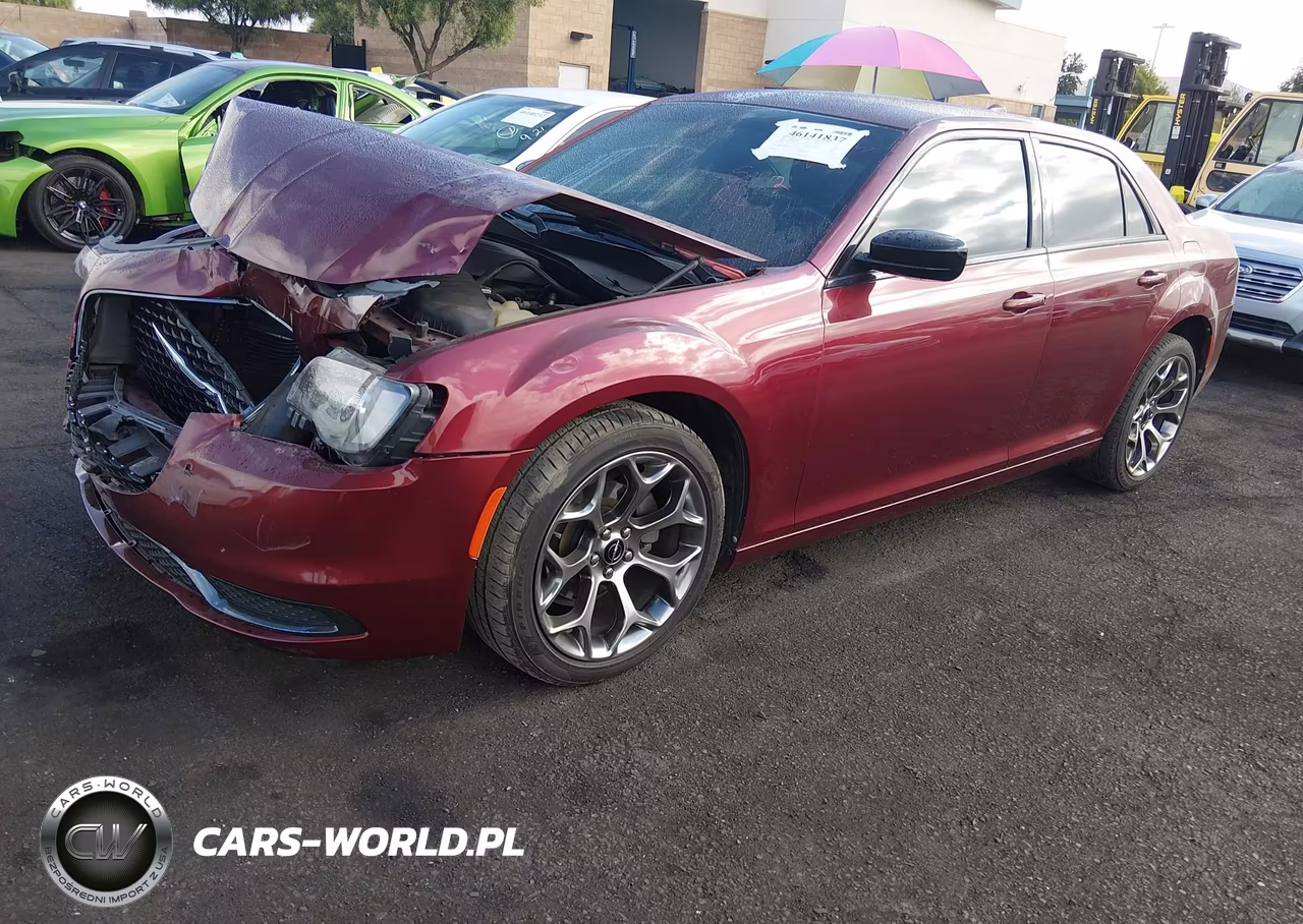 2018 Chrysler 300 Touring VIN:2C3CCAAG3JH320159 - 2