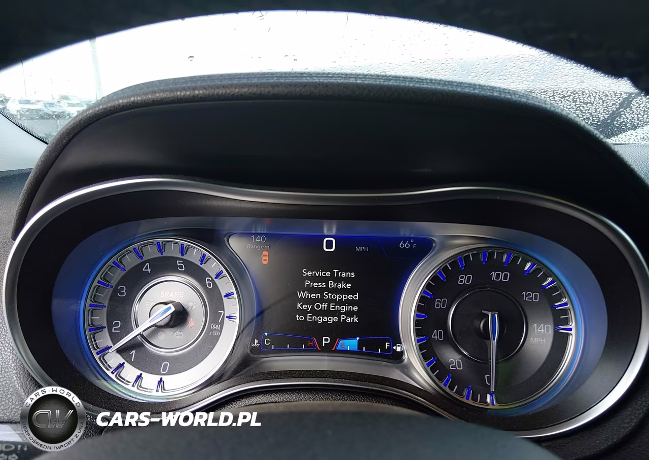 2018 Chrysler 300 Touring VIN:2C3CCAAG3JH320159 - 7