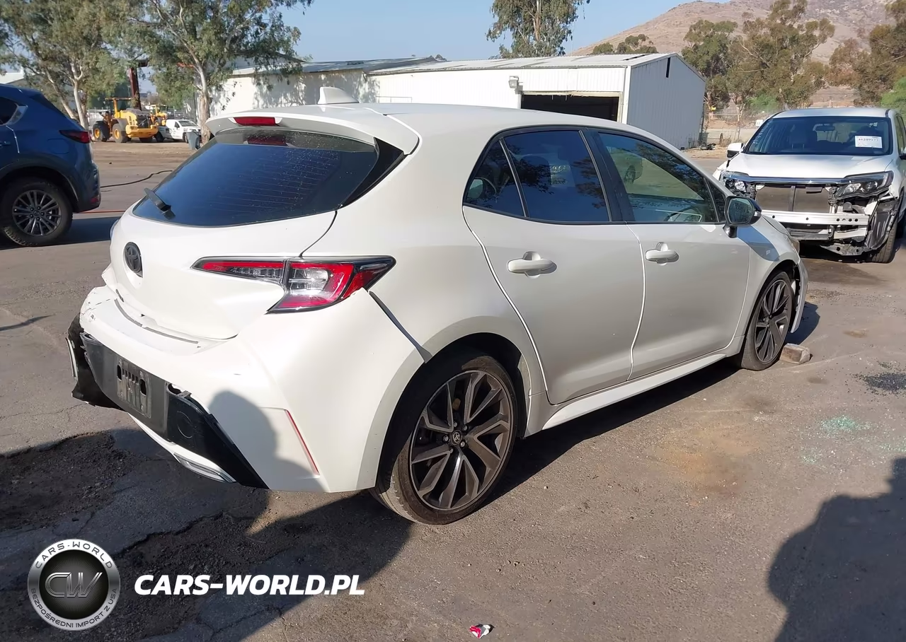 2019 Toyota Corolla Xse VIN:JTNK4RBE6K3037352 - 4