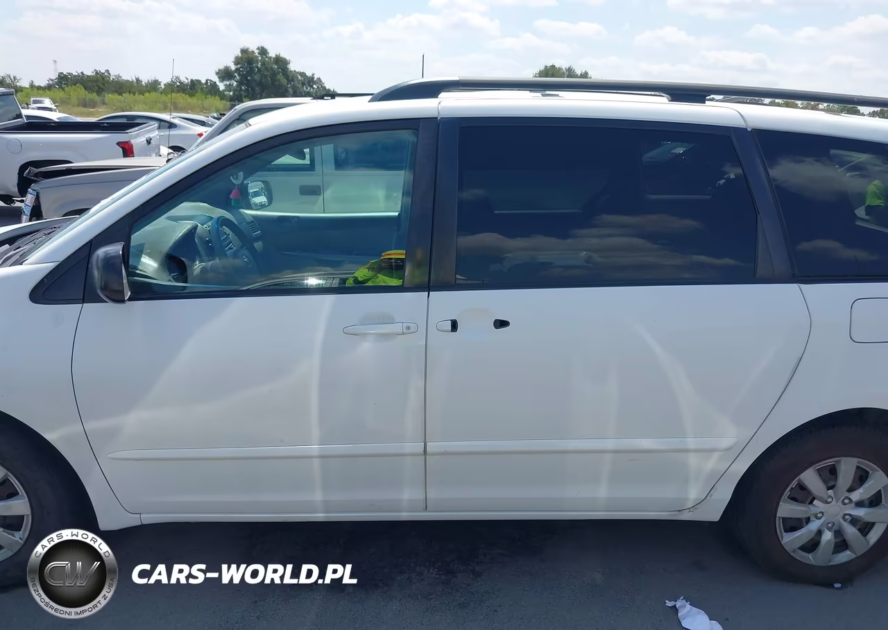 2009 Toyota Sienna Le VIN:5TDZK23C89S281493 - 15