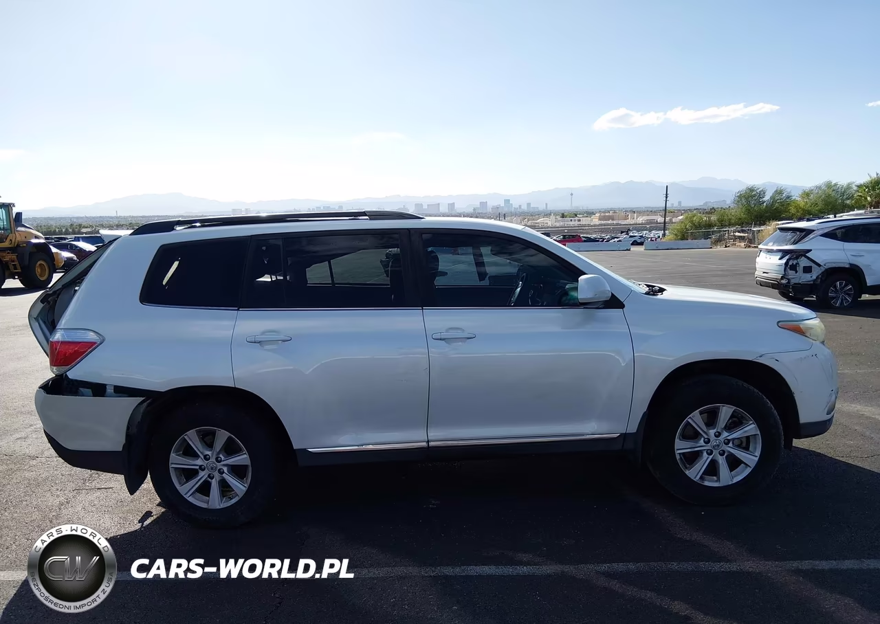 2011 Toyota Highlander Base V6 VIN:5TDZK3EH3BS048657 - 13