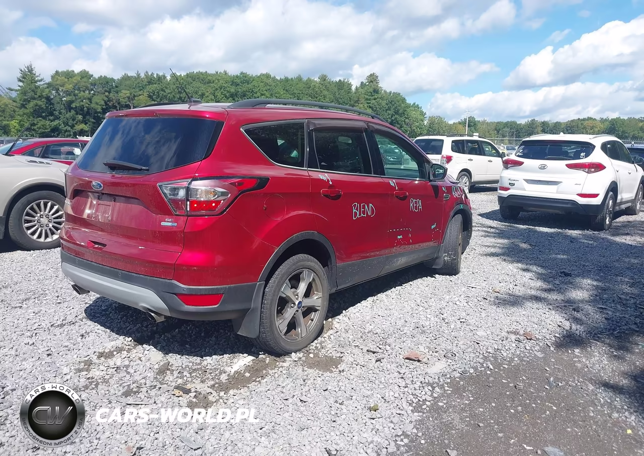 2017 Ford Escape Se VIN:1FMCU9G9XHUA87156 - 4