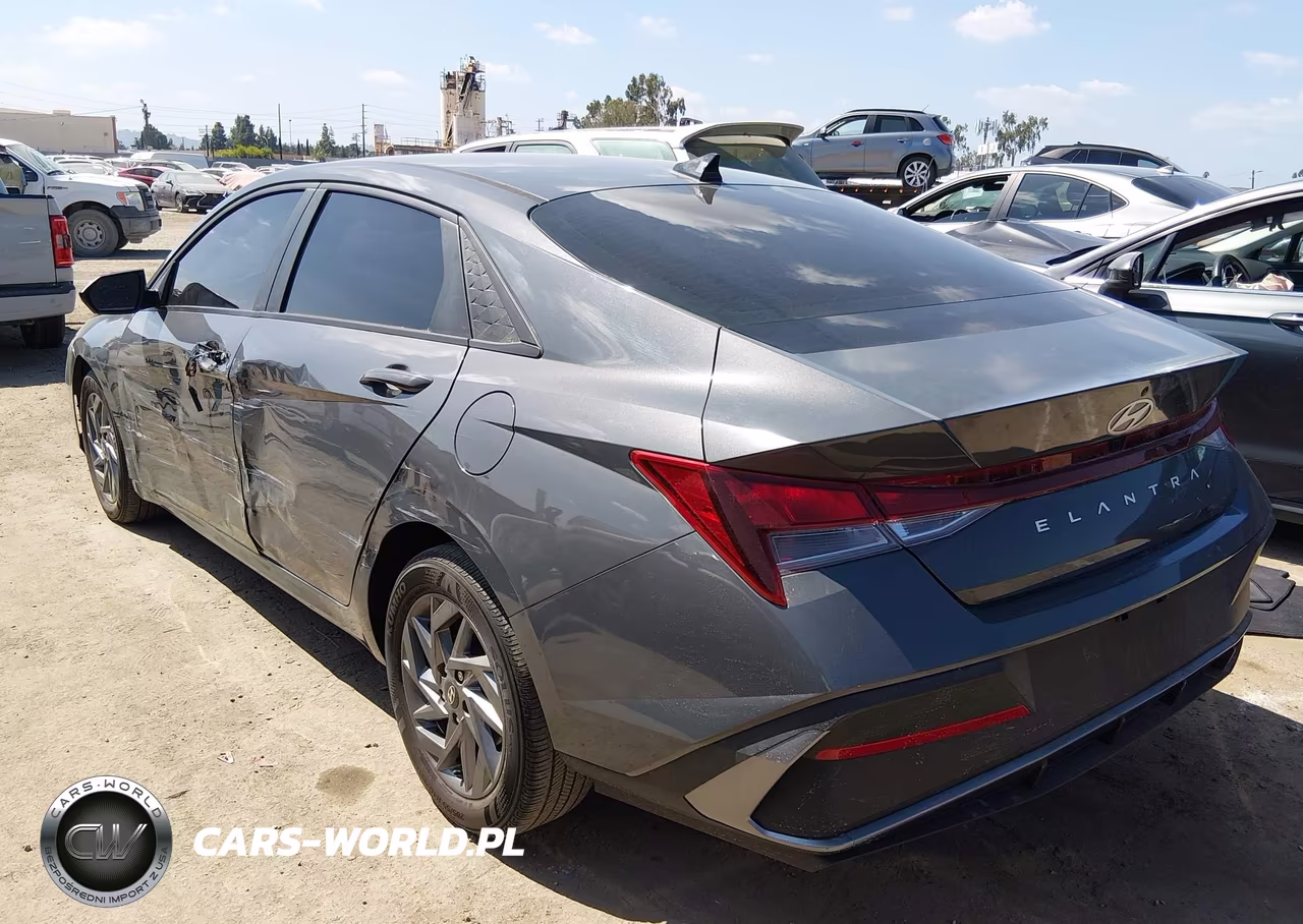 2024 Hyundai Elantra Sel VIN:KMHLM4DG5RU804649 - 3