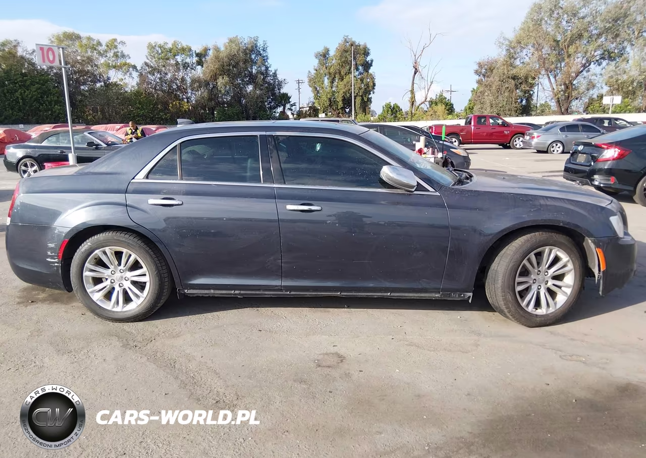 2016 Chrysler 300C VIN:2C3CCAEG5GH116580 - 13