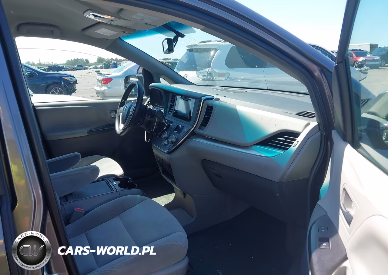 2017 Toyota Sienna Le 8 Passenger VIN:5TDKZ3DC5HS898902 - 5