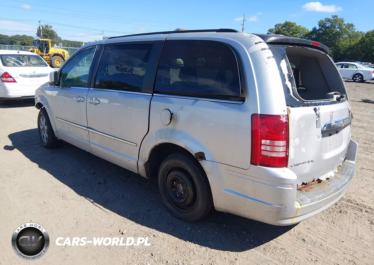 2010 Chrysler Town & Country Touring VIN:2A4RR5D15AR319263 - 3