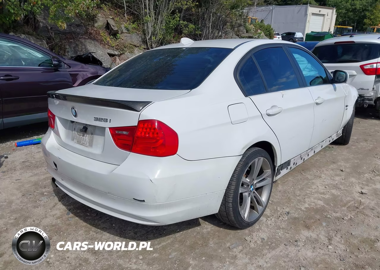 2011 BMW 328I xDrive VIN:WBAPK5G55BNN28191 - 4