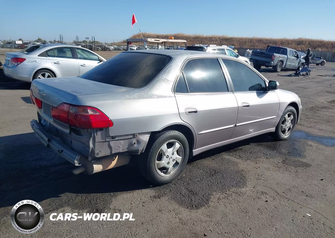 2000 Honda Accord 2.3 Ex VIN:1HGCG6678YA077352 - 4