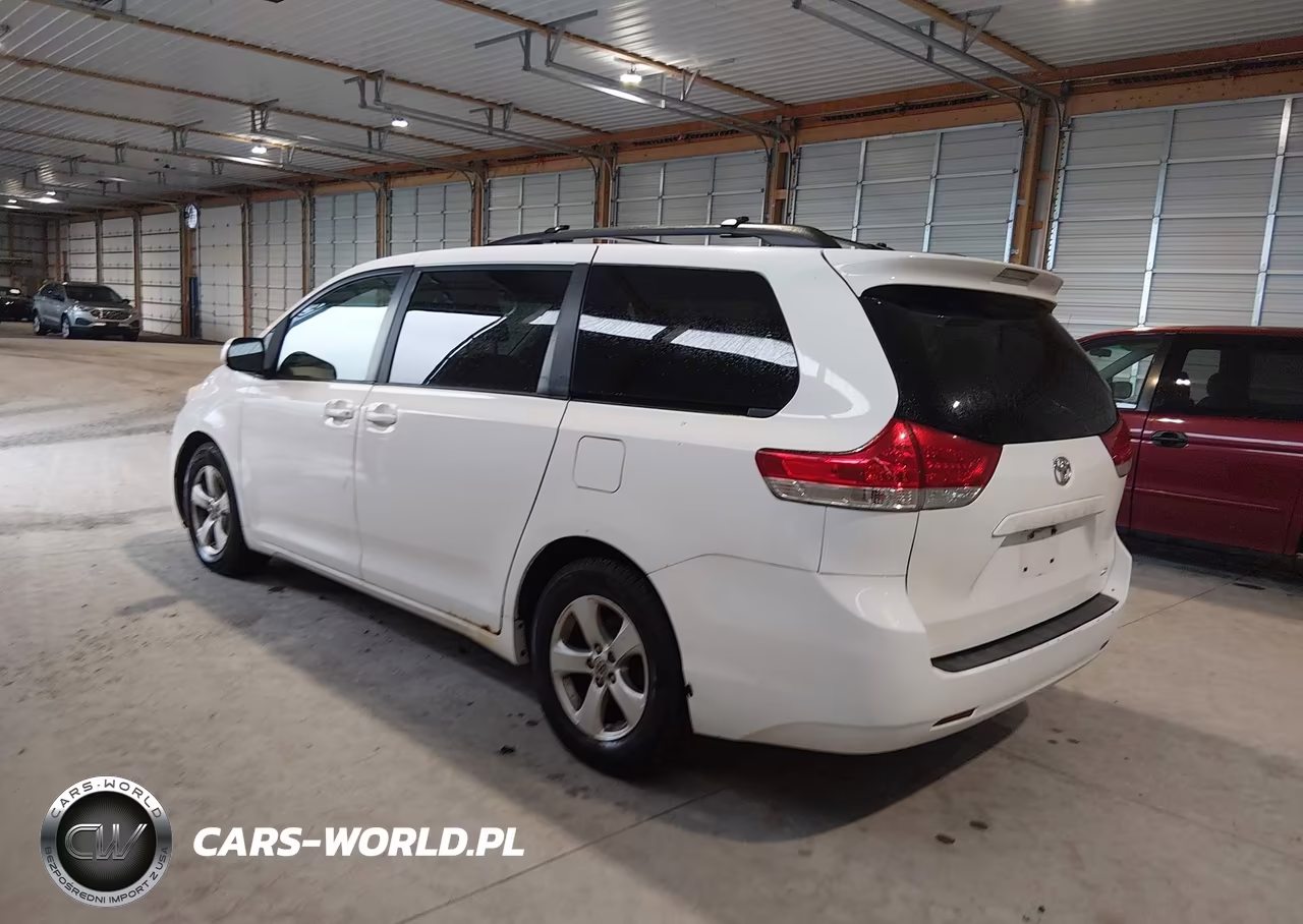 2012 Toyota Sienna Le V6 8 Passenger VIN:5TDKK3DC1CS258263 - 3