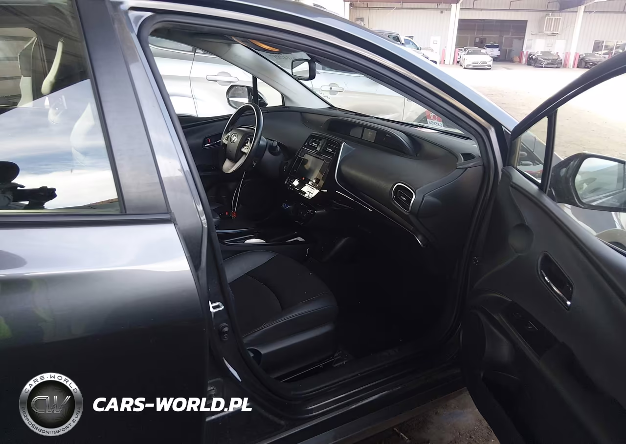2016 Toyota Prius Four VIN:JTDKARFU8G3025032 - 5