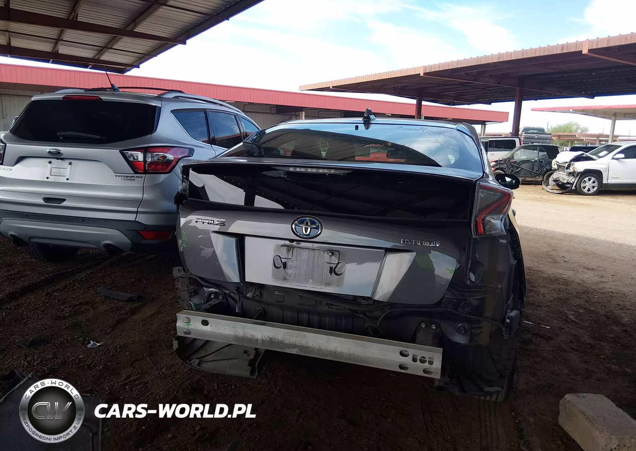 2016 Toyota Prius Four VIN:JTDKARFU8G3025032 - 6