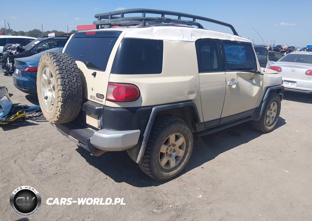 2008 Toyota Fj Cruiser VIN:JTEBU11F18K055428 - 4