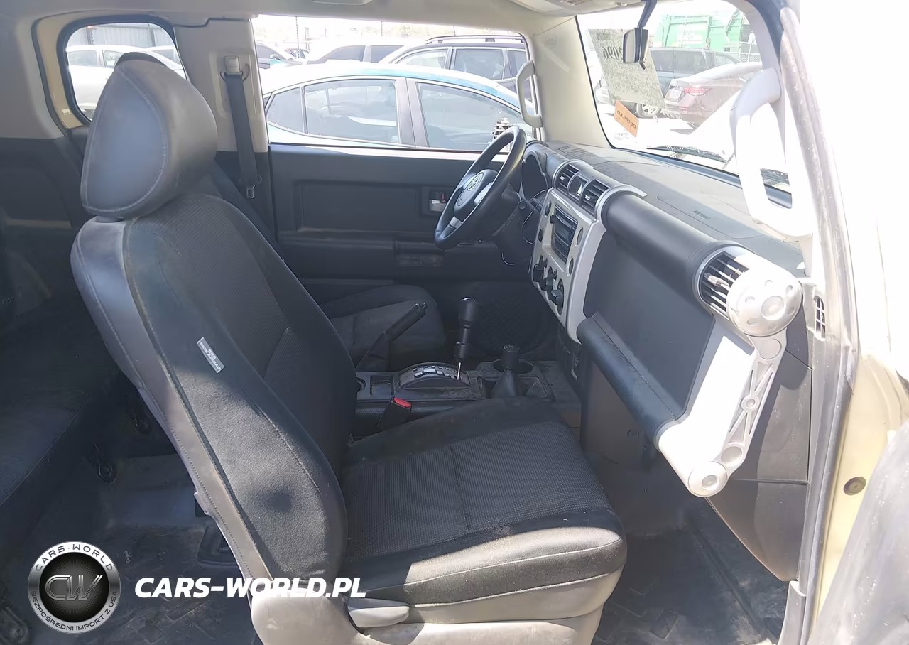 2008 Toyota Fj Cruiser VIN:JTEBU11F18K055428 - 5