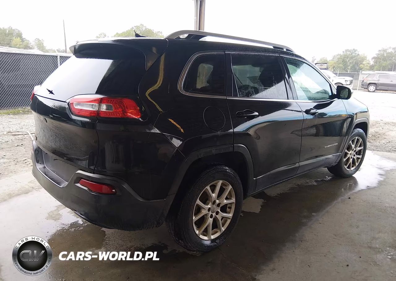 2015 Jeep Cherokee Latitude VIN:1C4PJMCB5FW619411 - 4