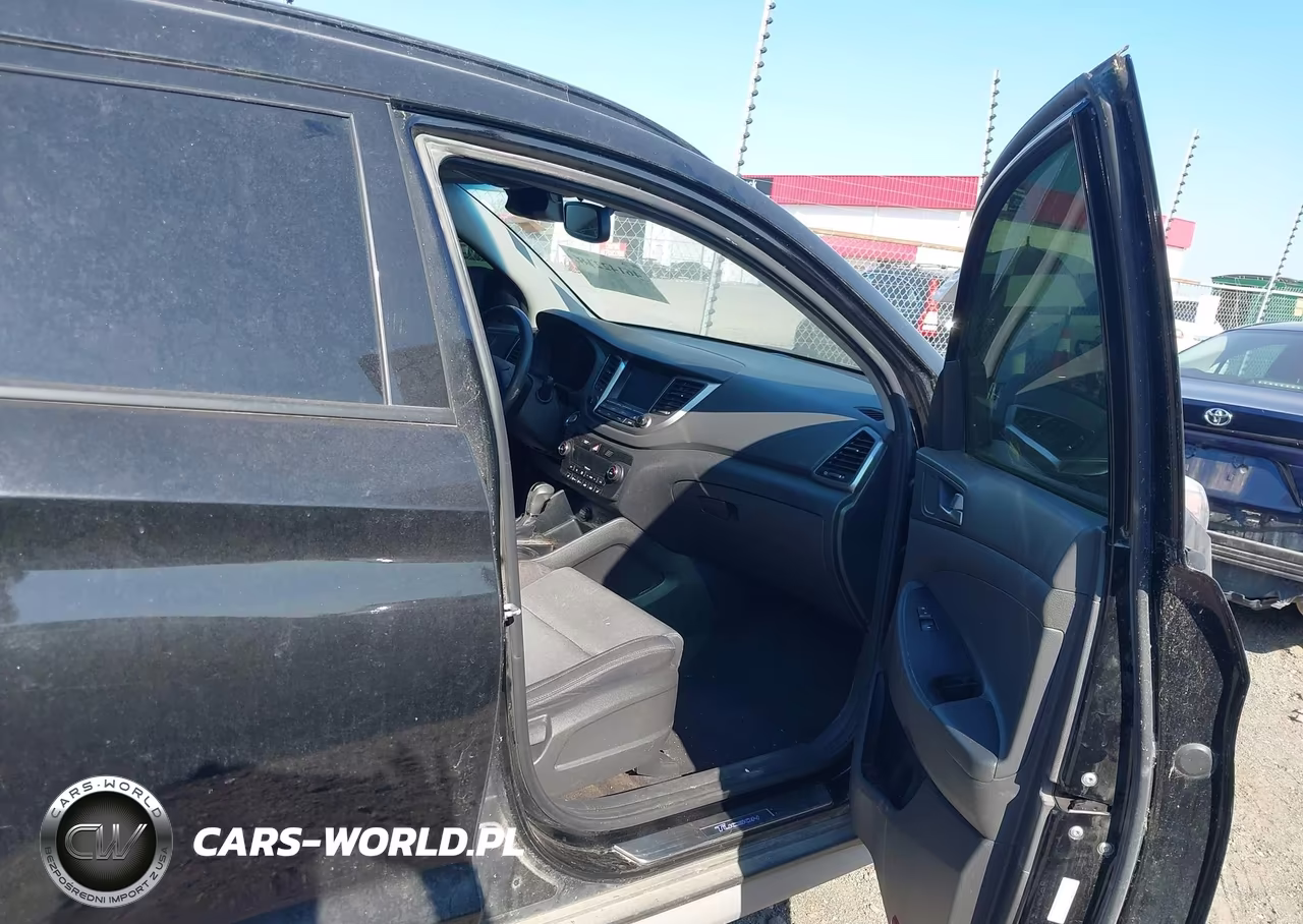 2018 Hyundai Tucson Value VIN:KM8J33A28JU674755 - 5
