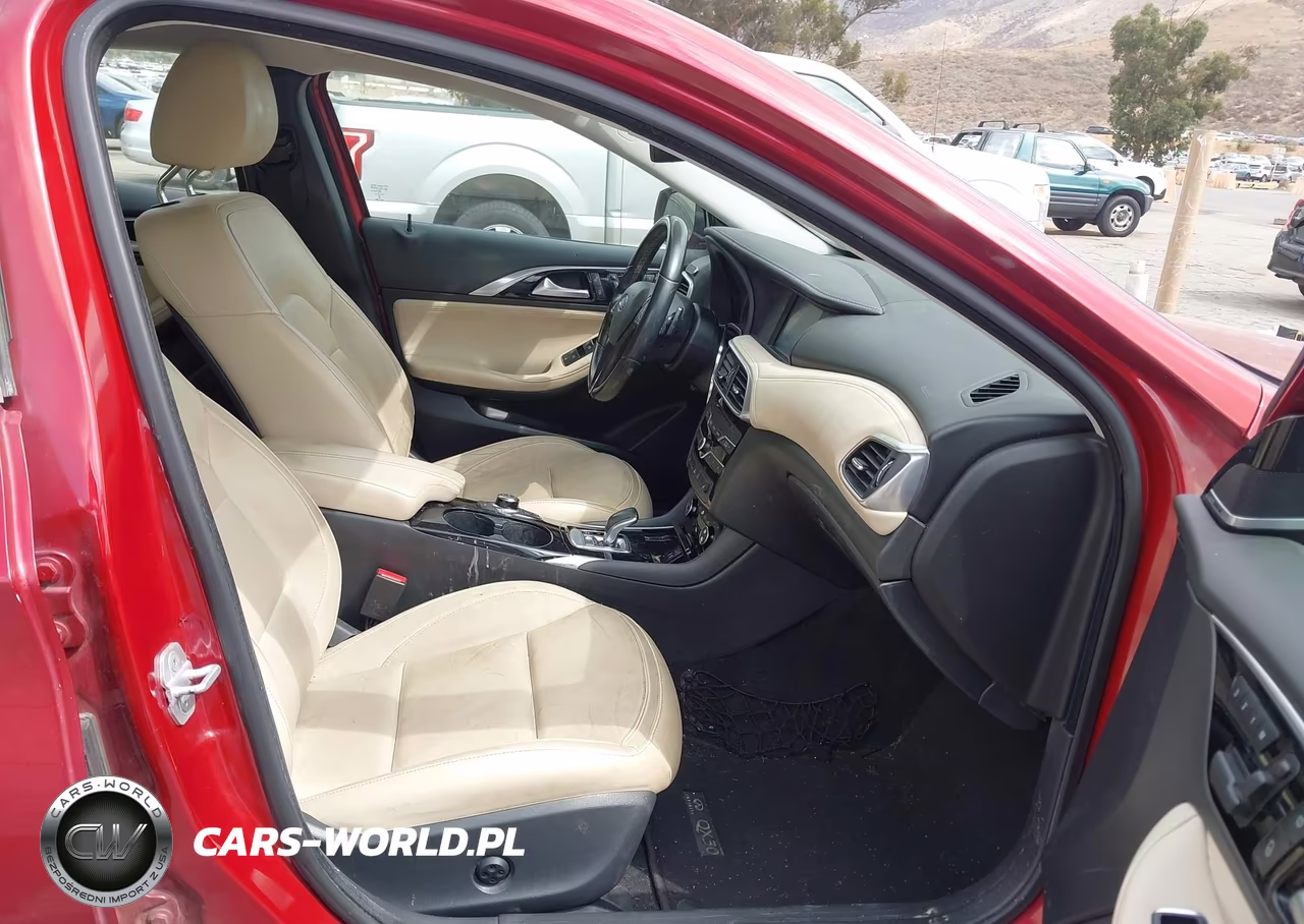 2018 Infiniti Qx30 Premium VIN:SJKCH5CRXJA053651 - 5