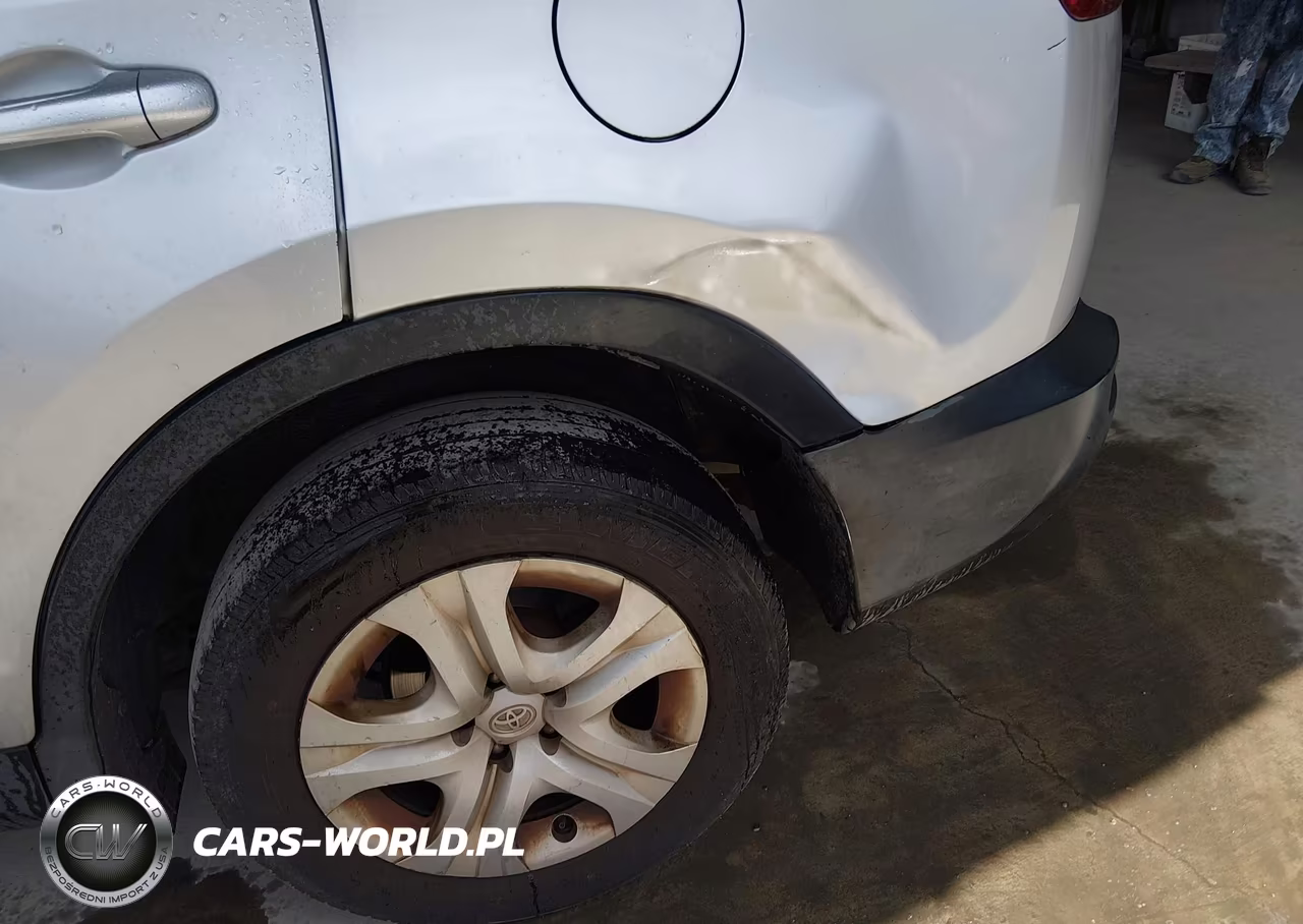 2014 Toyota Rav4 Le VIN:JTMZFREV2EJ022629 - 17