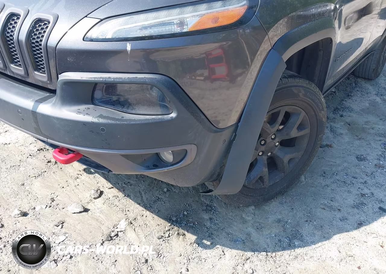 2015 Jeep Cherokee Trailhawk VIN:1C4PJMBS5FW751294 - 6