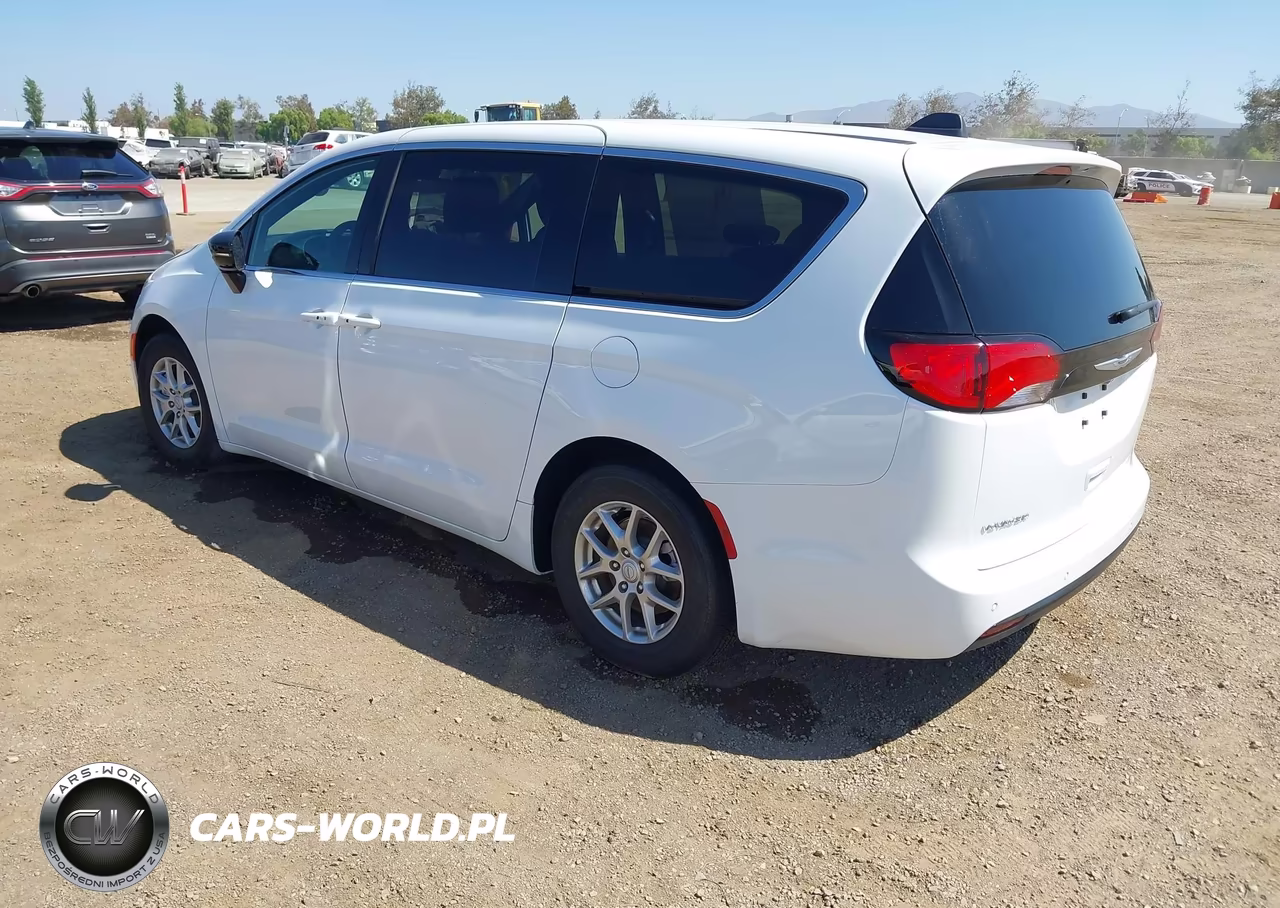 2025 Chrysler Voyager Lx VIN:2C4RC1CG8SR611481 - 3