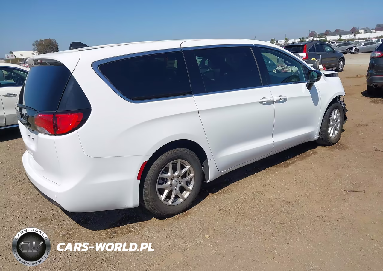 2025 Chrysler Voyager Lx VIN:2C4RC1CG8SR611481 - 4