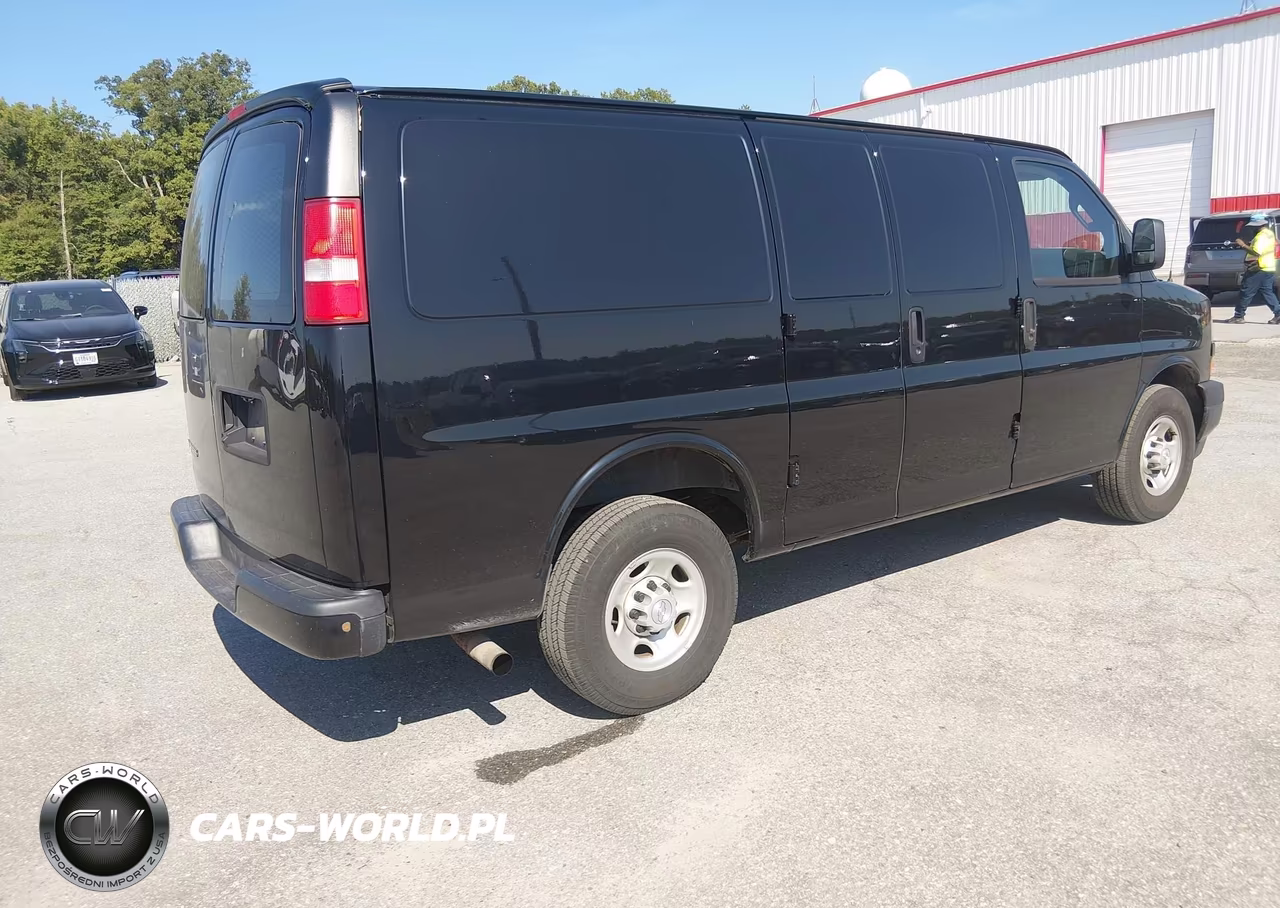 2018 Chevrolet Express 2500 Work Van VIN:1GCWGAFG9J1313883 - 4