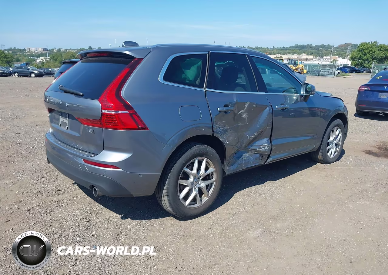 2018 Volvo Xc60 T5 Momentum VIN:YV4102RK8J1075543 - 4