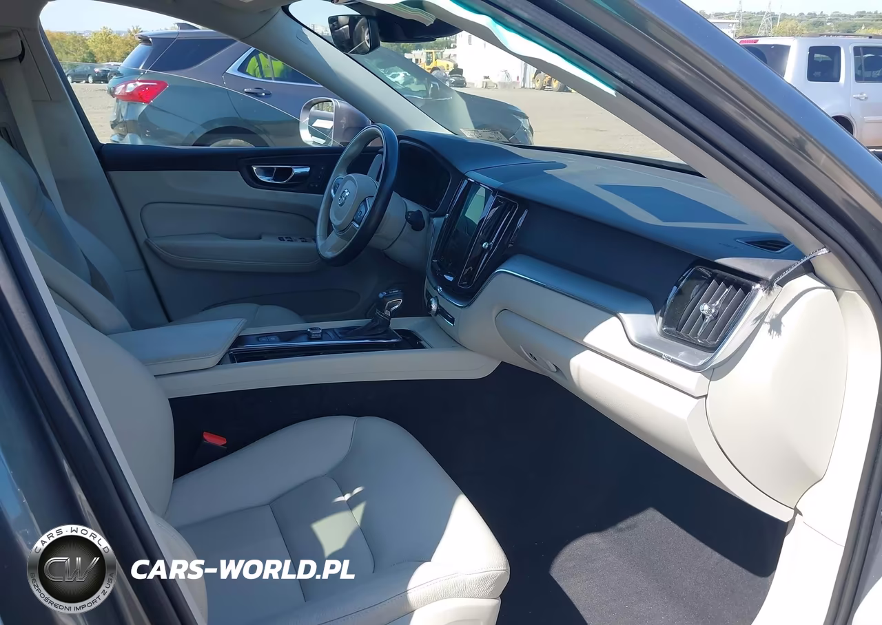 2018 Volvo Xc60 T5 Momentum VIN:YV4102RK8J1075543 - 5