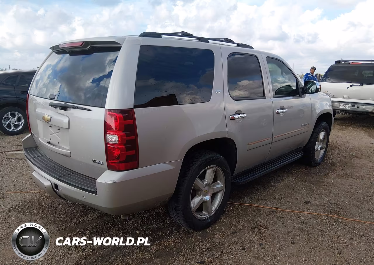 2007 Chevrolet Tahoe Ltz VIN:1GNFC130X7R389584 - 4