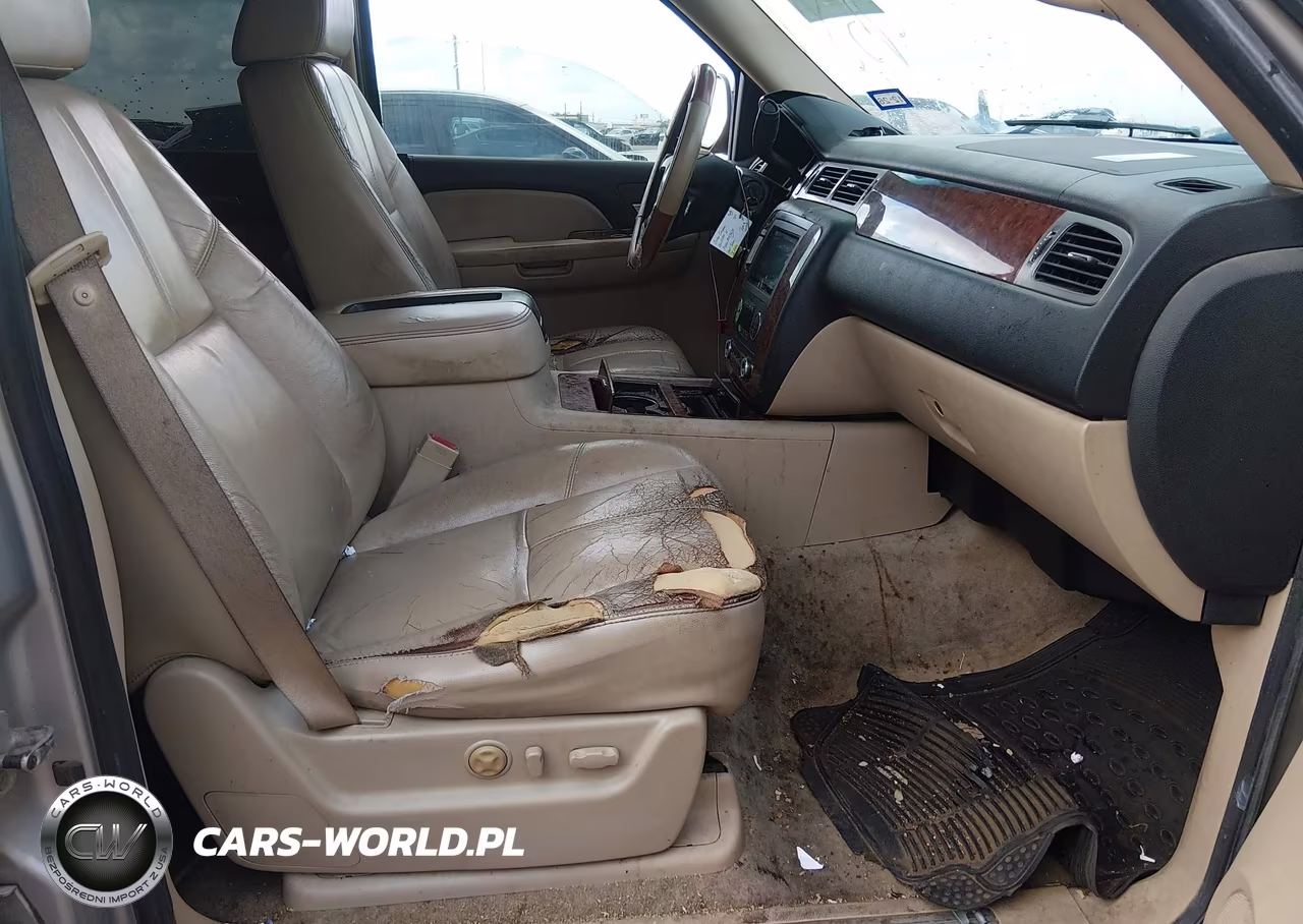 2007 Chevrolet Tahoe Ltz VIN:1GNFC130X7R389584 - 5