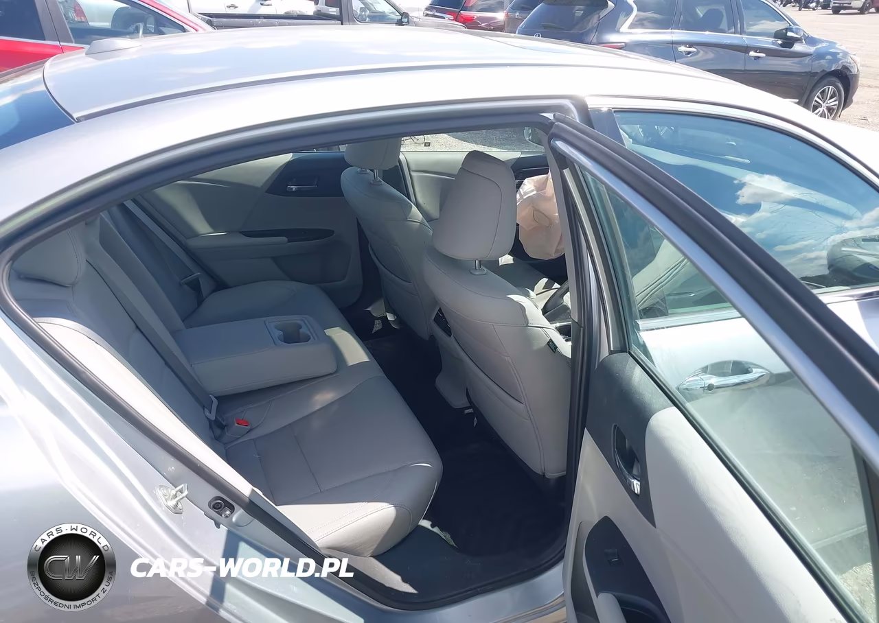2017 Honda Accord Ex-L V6 VIN:1HGCR3F86HA018317 - 8