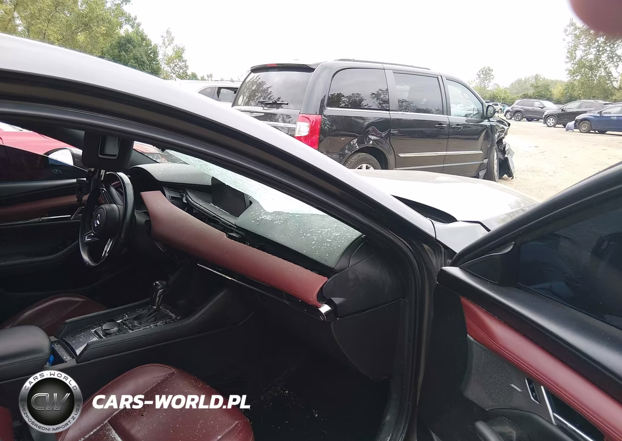 2020 Mazda Mazda3 Premium Package VIN:JM1BPBNM0L1172815 - 5