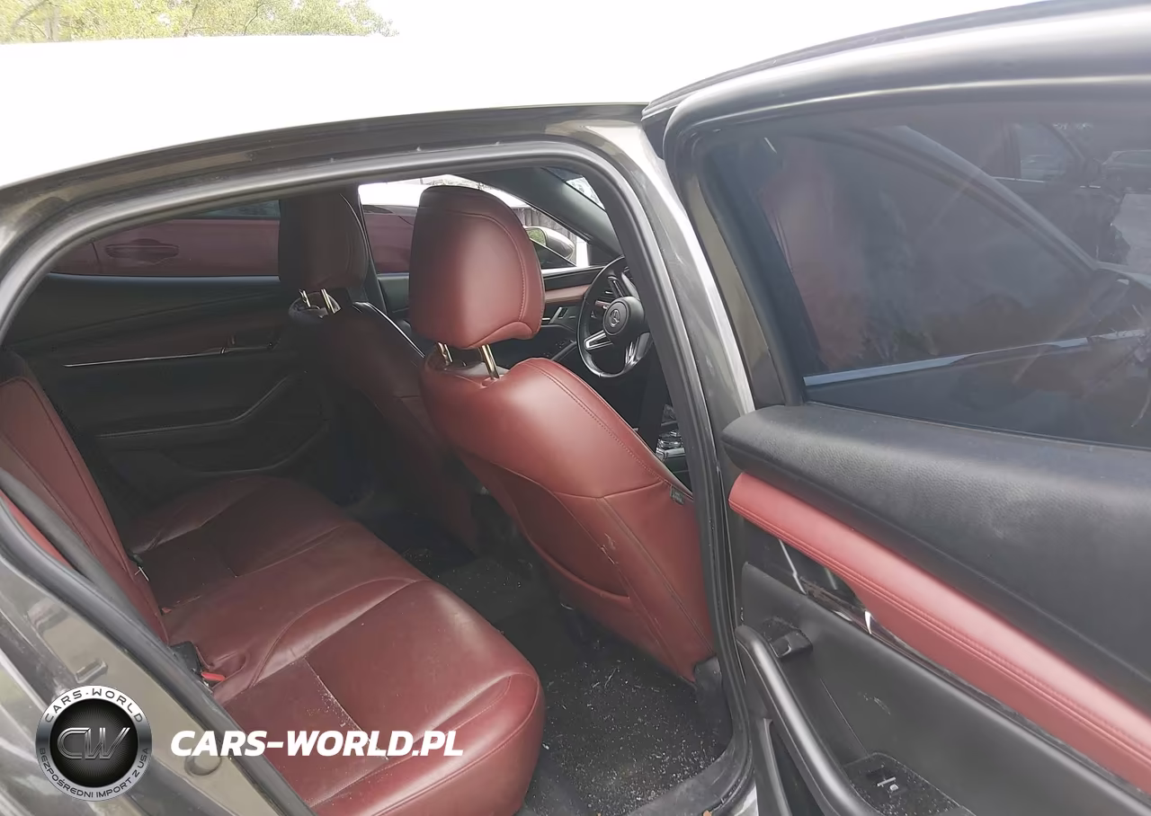 2020 Mazda Mazda3 Premium Package VIN:JM1BPBNM0L1172815 - 8
