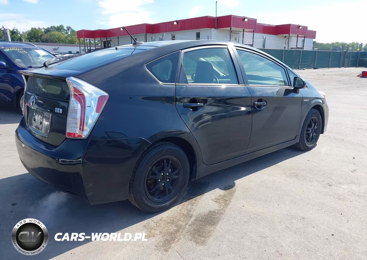 2014 Toyota Prius Three VIN:JTDKN3DU5E0380792 - 4