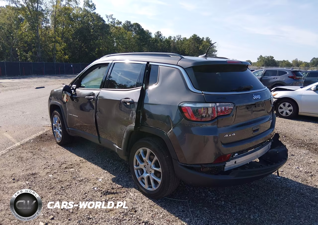 2022 Jeep Compass Latitude Lux 4X4 VIN:3C4NJDFB9NT134891 - 3