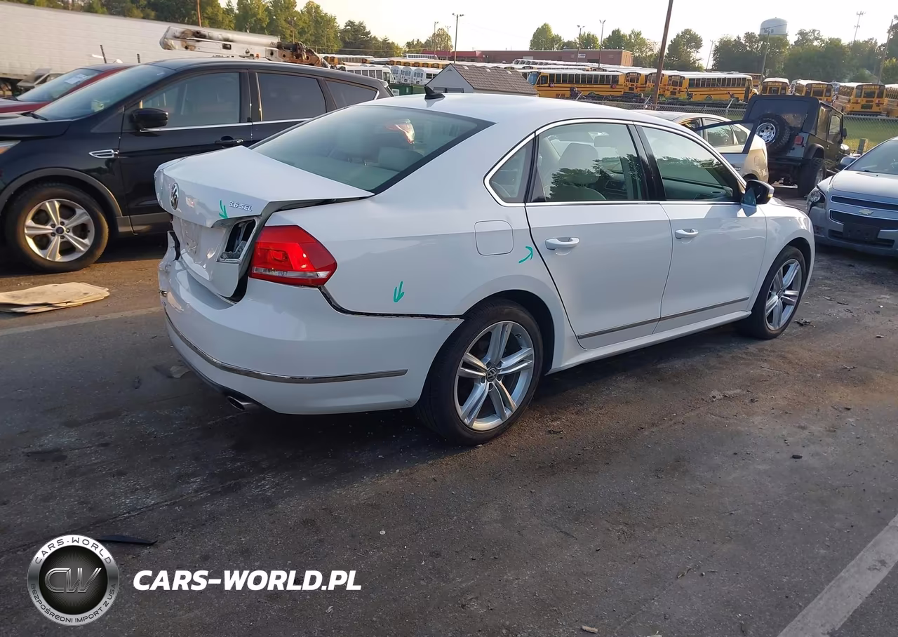 2013 Volkswagen Passat 3.6L V6 Sel Premium VIN:1VWCM7A31DC012310 - 4