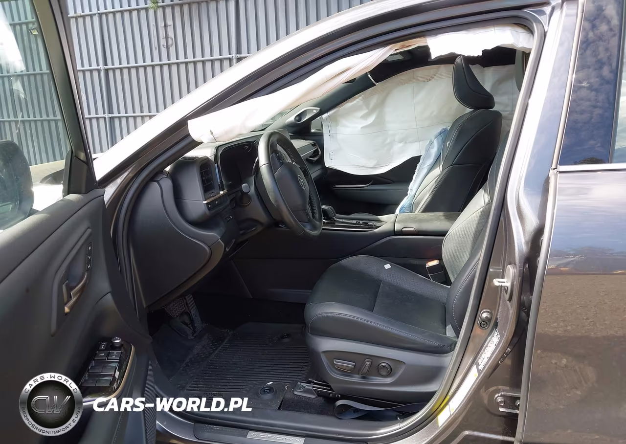 2024 Toyota Crown Platinum VIN:JTDAFAAF9R3006399 - 5
