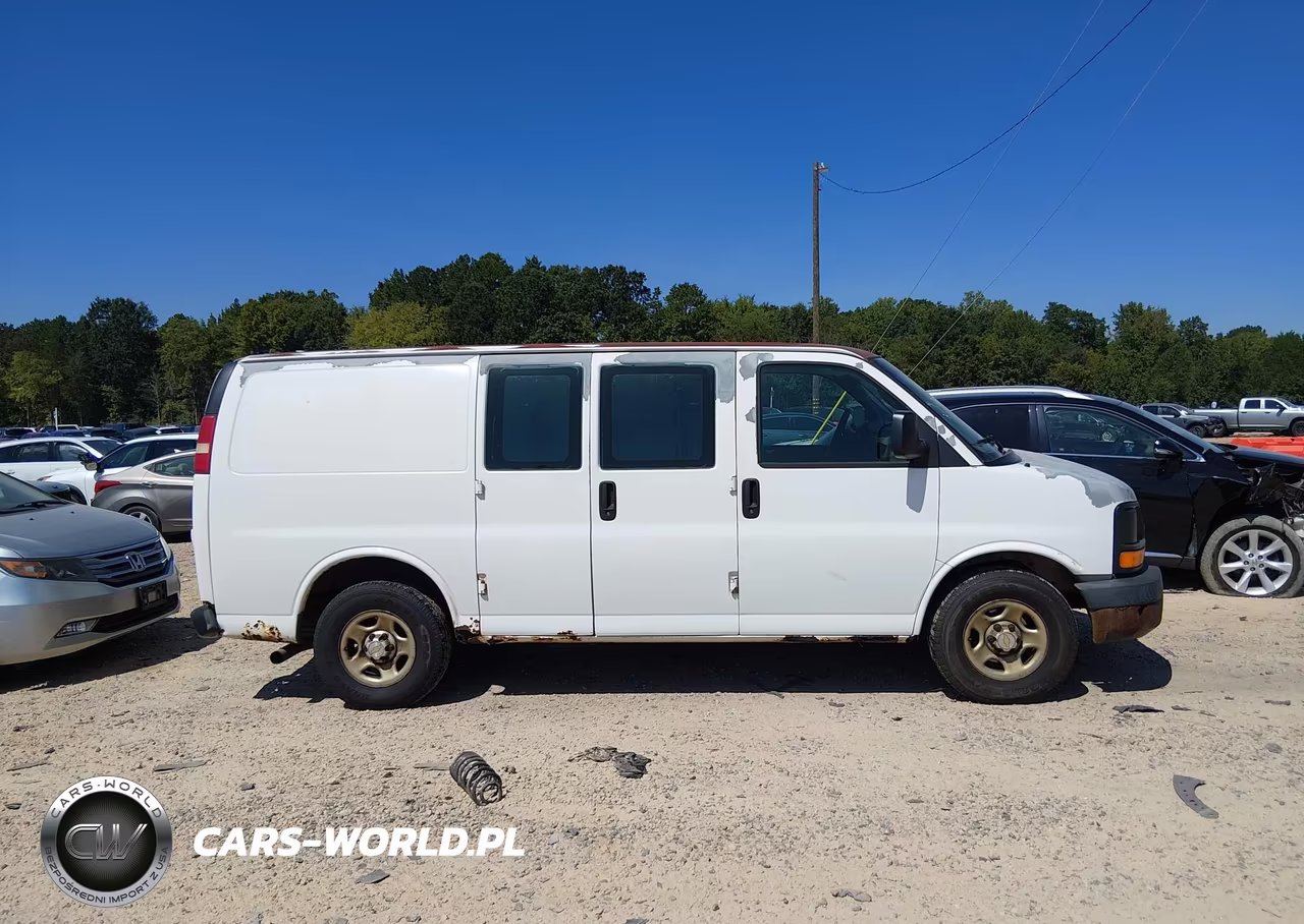 2005 Chevrolet Express VIN:1GCFG15X251135807 - 13