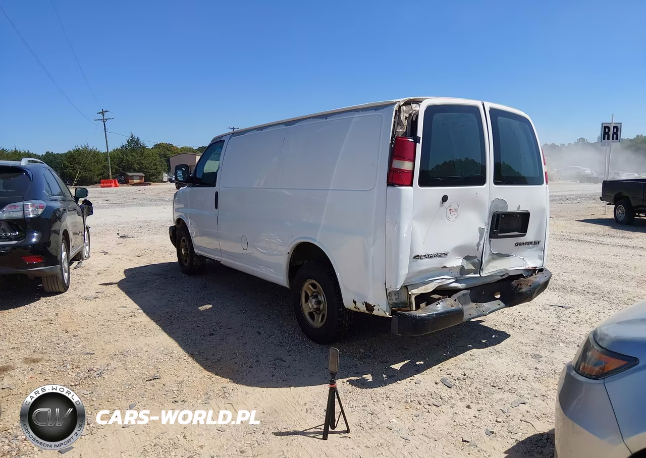 2005 Chevrolet Express VIN:1GCFG15X251135807 - 3