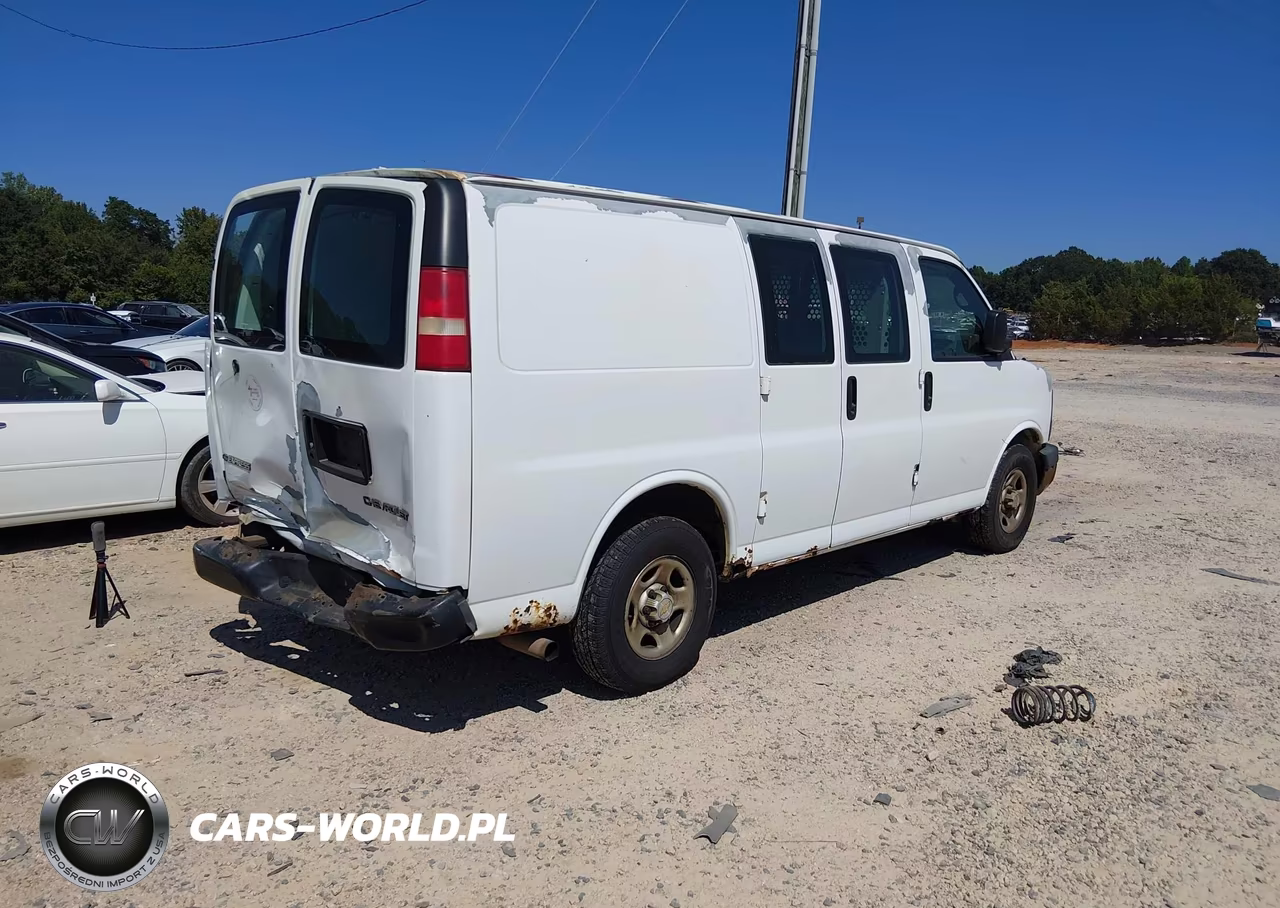 2005 Chevrolet Express VIN:1GCFG15X251135807 - 4
