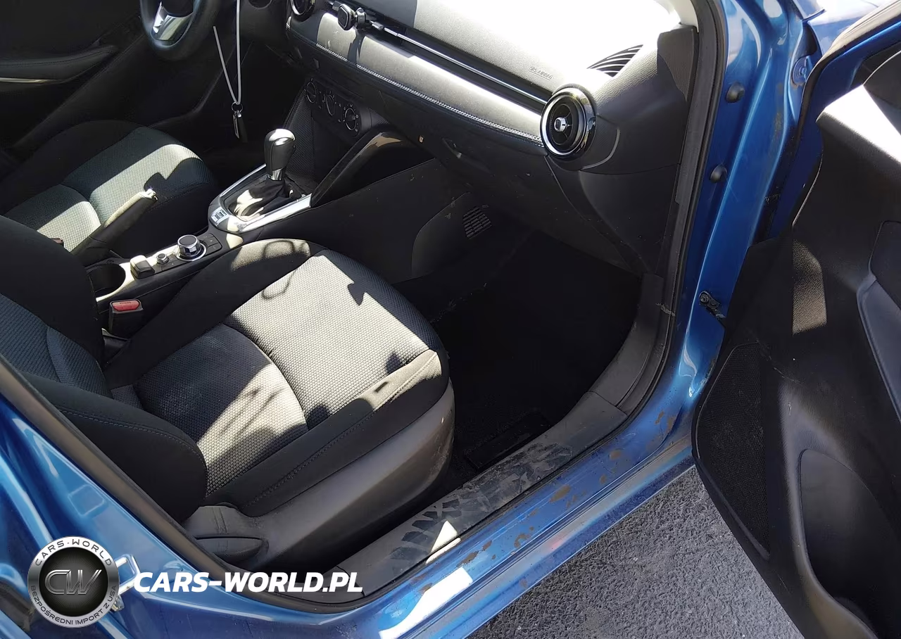 2017 Toyota Yaris Ia VIN:3MYDLBYVXHY182412 - 5