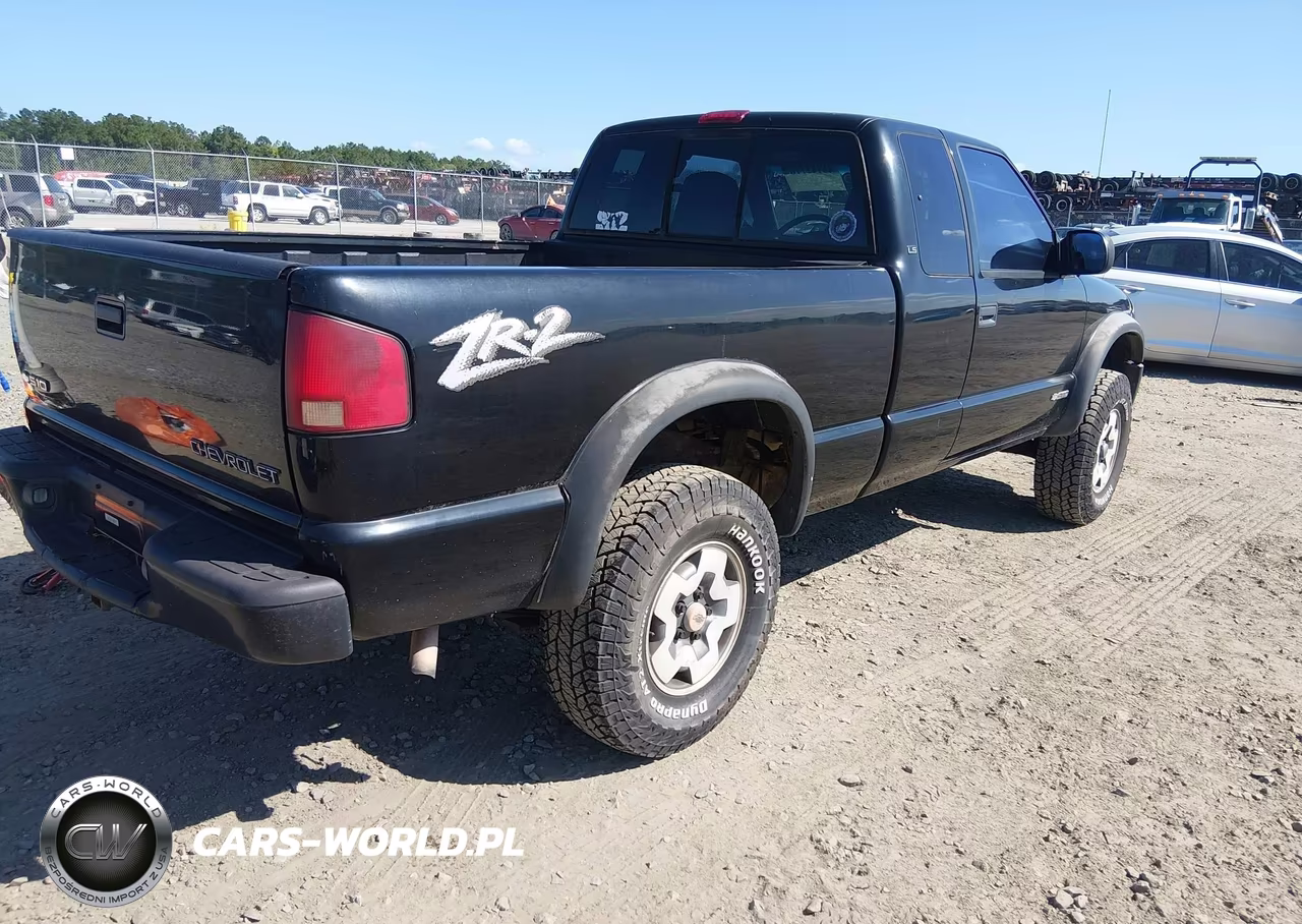 2001 Chevrolet S-10 Ls VIN:1GCCT19W118220459 - 4
