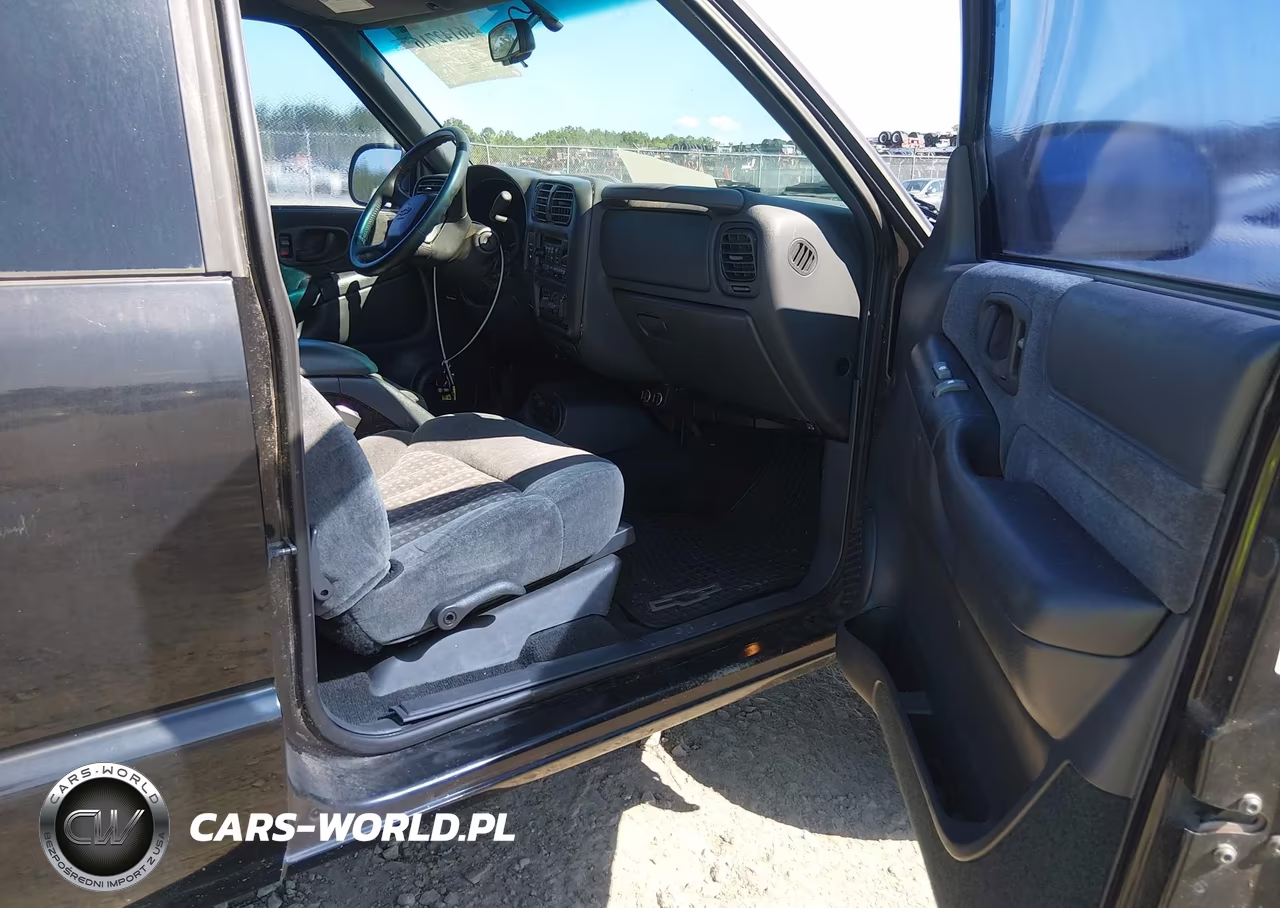 2001 Chevrolet S-10 Ls VIN:1GCCT19W118220459 - 5