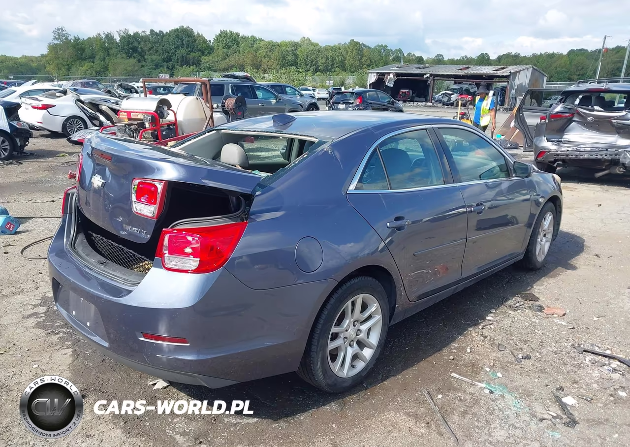 2015 Chevrolet Malibu 1Lt VIN:1G11C5SLXFF337385 - 4