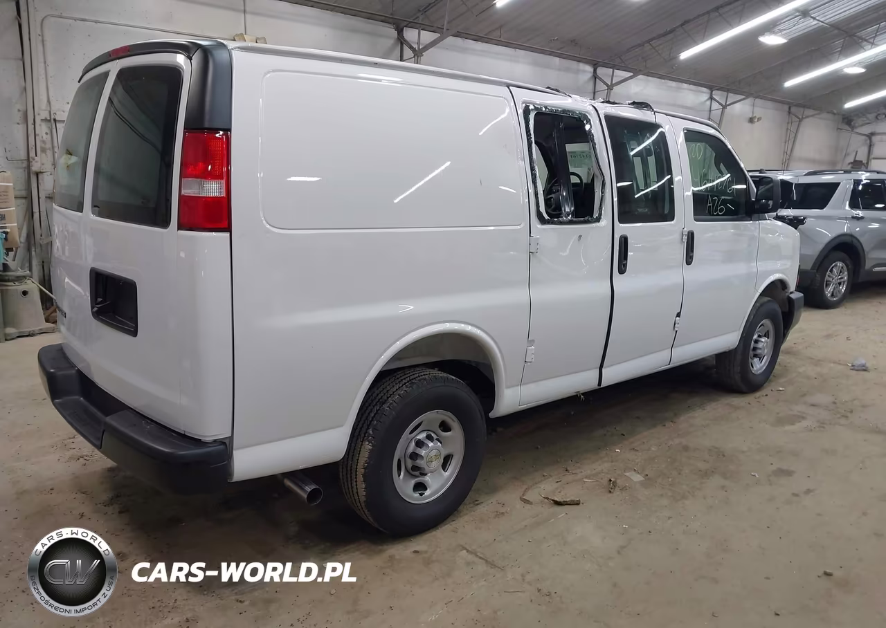 2026 Chevrolet Express Cargo 2500 Regular Wheelbase, Wt, Rwd VIN:1GCWGAFP3T1283718 - 4
