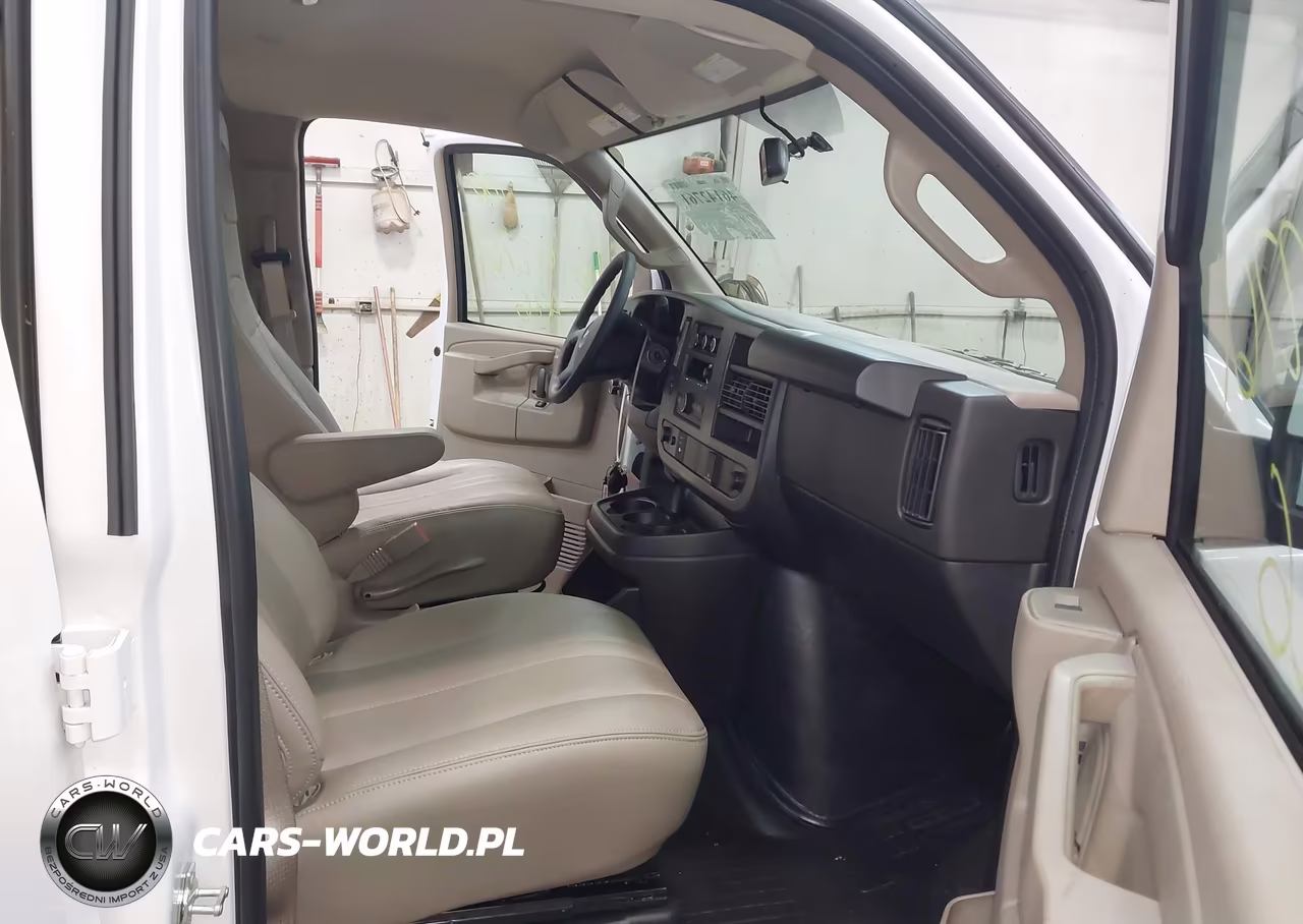 2026 Chevrolet Express Cargo 2500 Regular Wheelbase, Wt, Rwd VIN:1GCWGAFP3T1283718 - 5