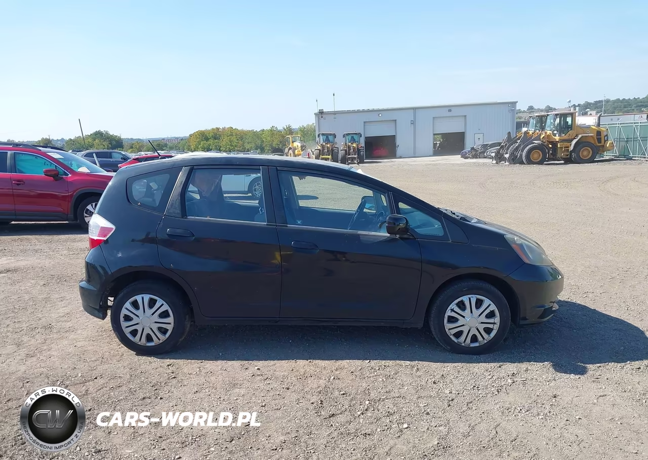 2012 Honda Fit VIN:JHMGE8H35CS004887 - 13