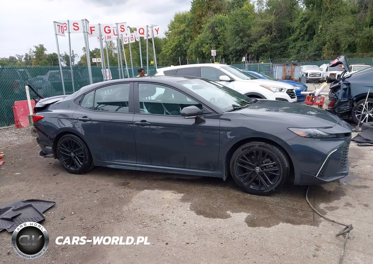 2025 Toyota Camry Se VIN:4T1DAACK2SU601810 - 13
