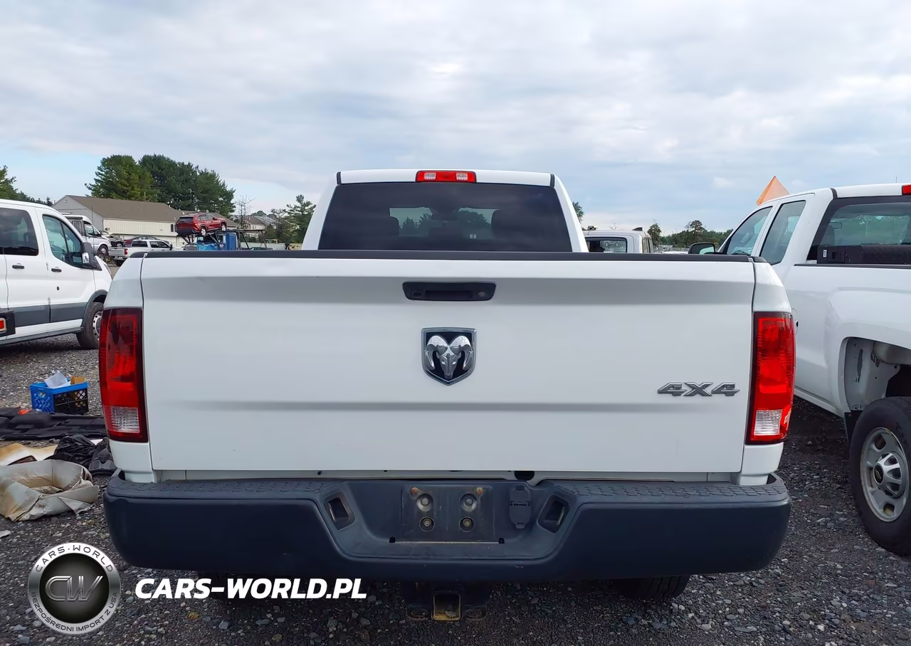 2018 Ram 2500 Tradesman 4X4 8' Box VIN:3C6TR5HT9JG363643 - 17