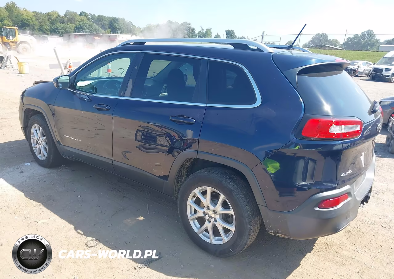 2014 Jeep Cherokee Latitude VIN:1C4PJMCB3EW167831 - 3
