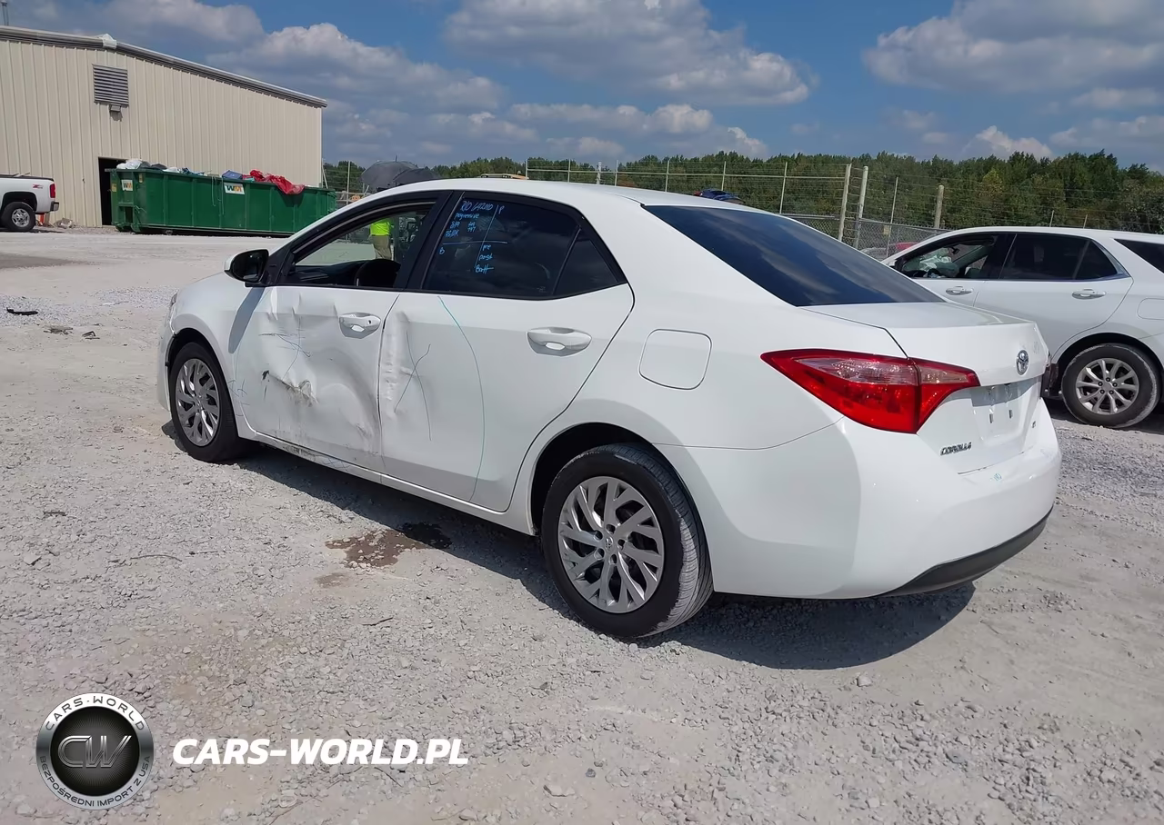 2017 Toyota Corolla Le VIN:5YFBURHE8HP625796 - 3